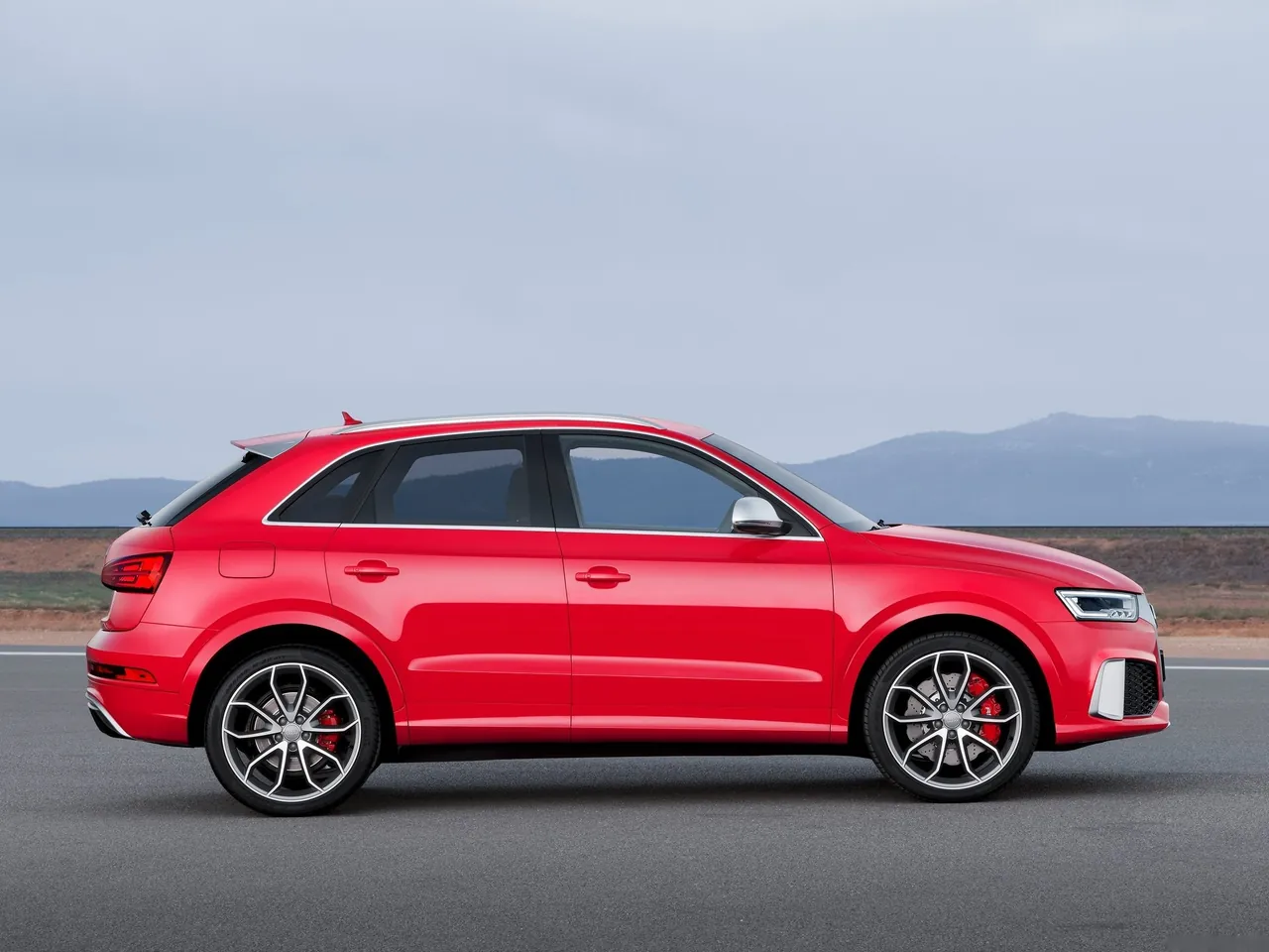 Audi RS Q3 (2015) – boční profil