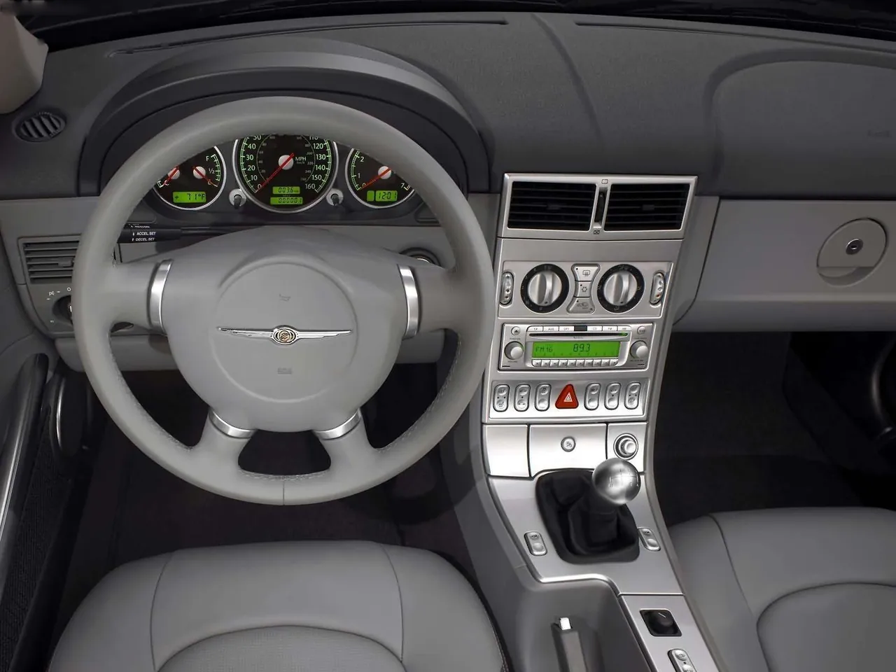 Chrysler Crossfire Roadster (2005) – interiér