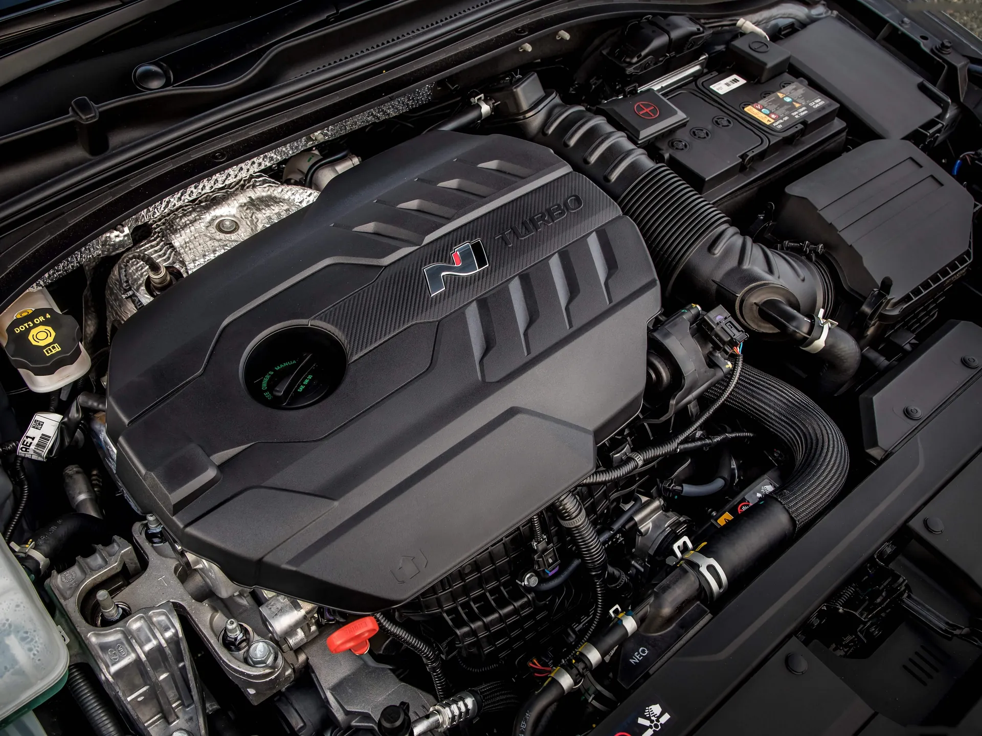 Hyundai i30 Fastback N [UK] (2019) - Engine Bay