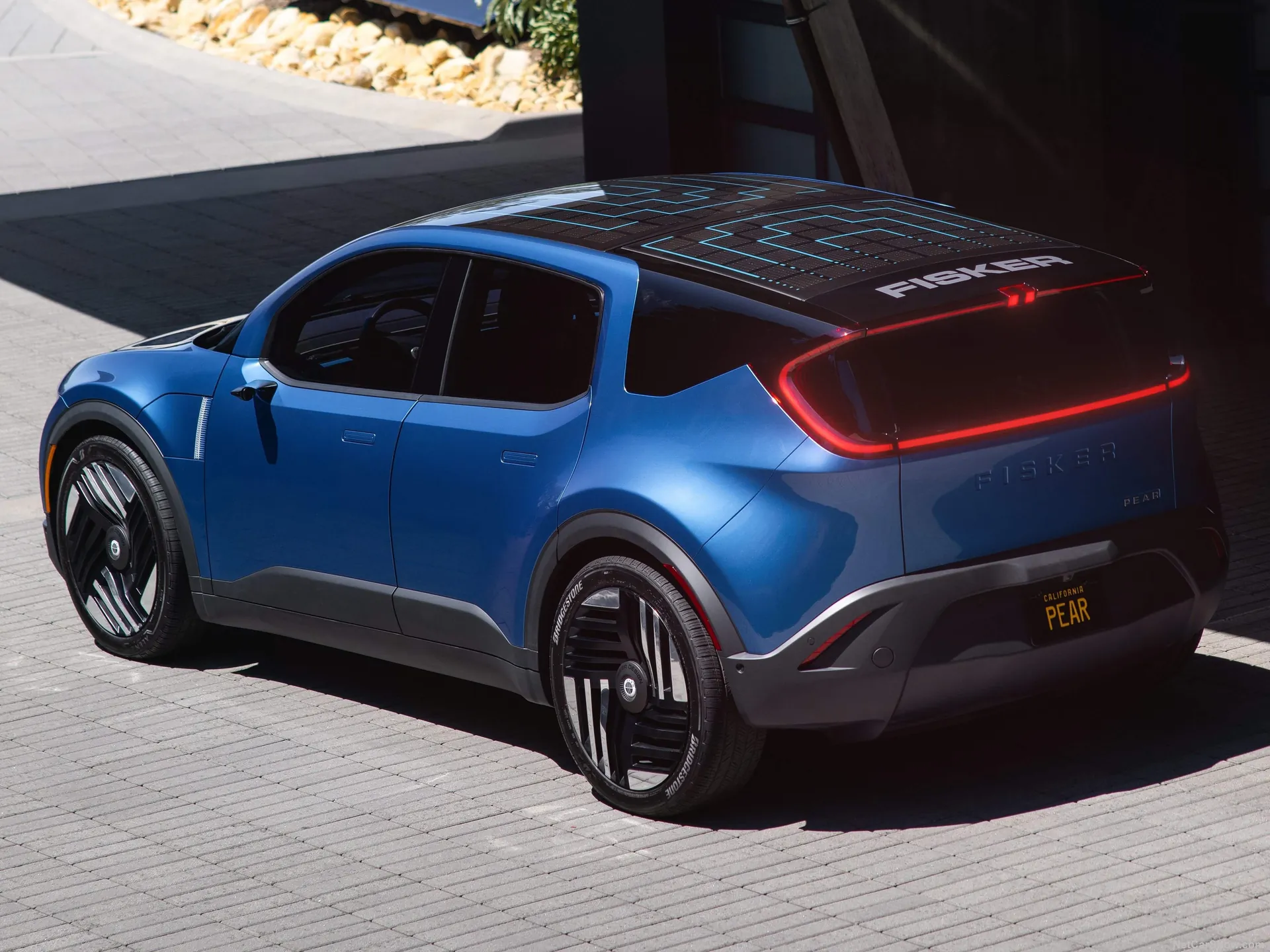 Fisker Pear Concept (2023) – zadní tříčtvrteční pohled