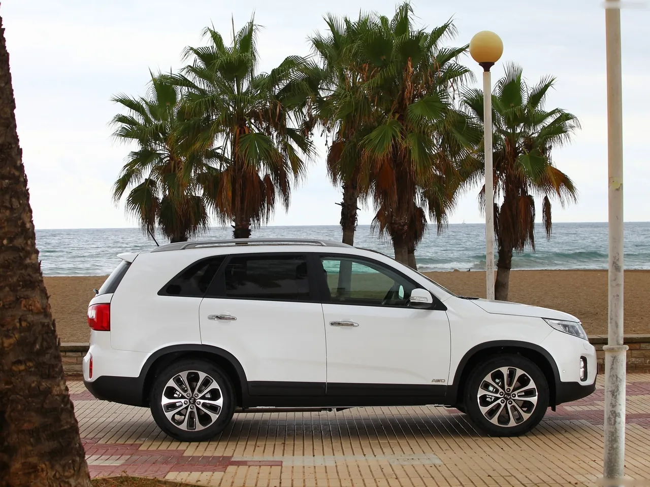 Kia Sorento [EU] (2013) – boční profil