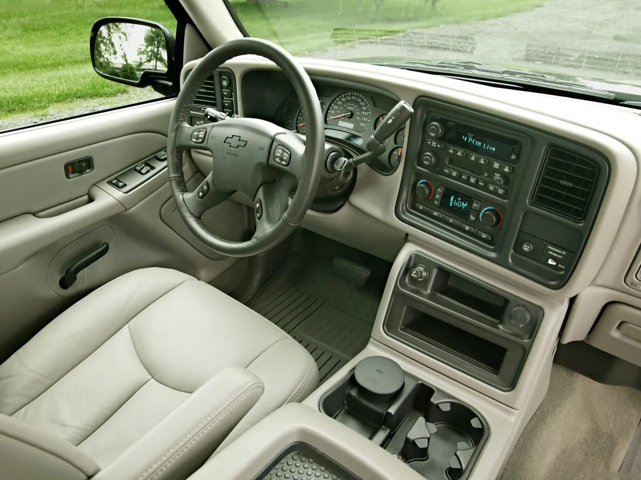 Chevrolet Silverado Hybrid (2005) – interiér