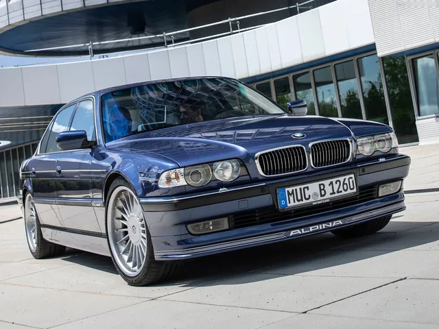 Alpina BMW B12 6.0 E38 (2000)