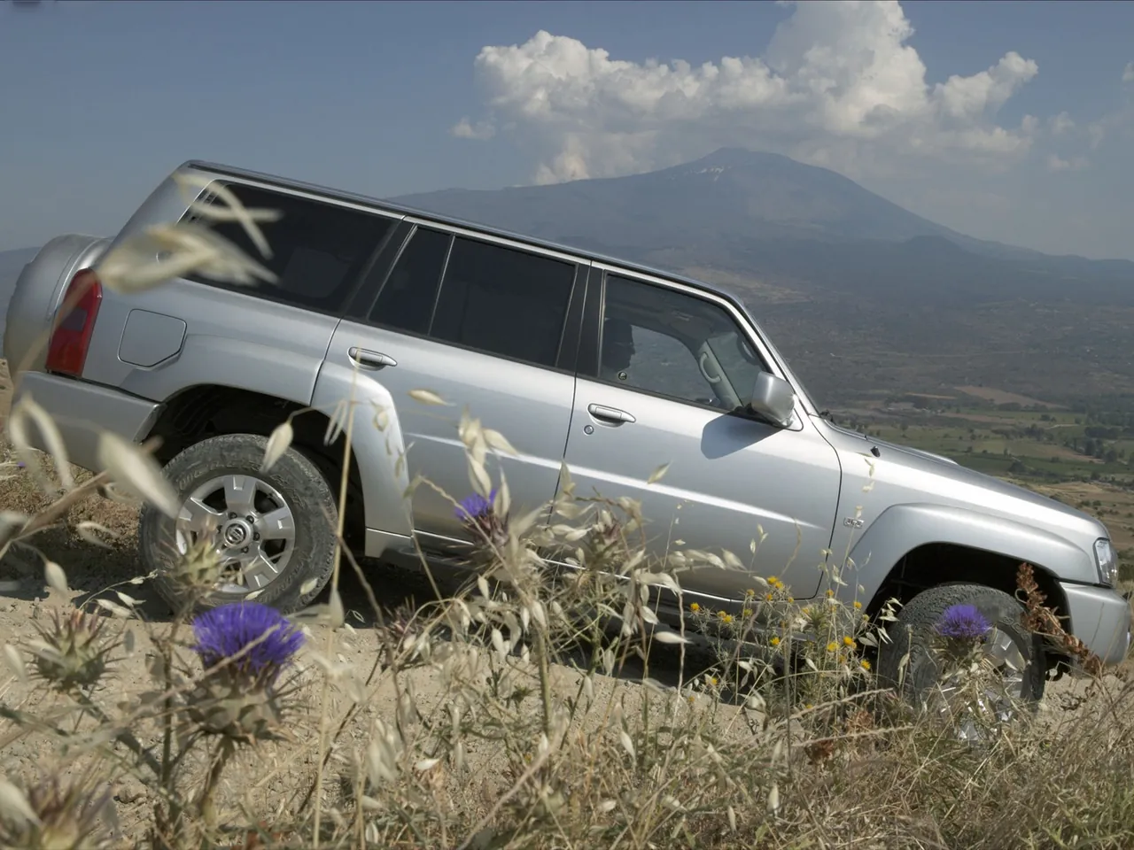 Nissan Patrol (2005) – boční profil