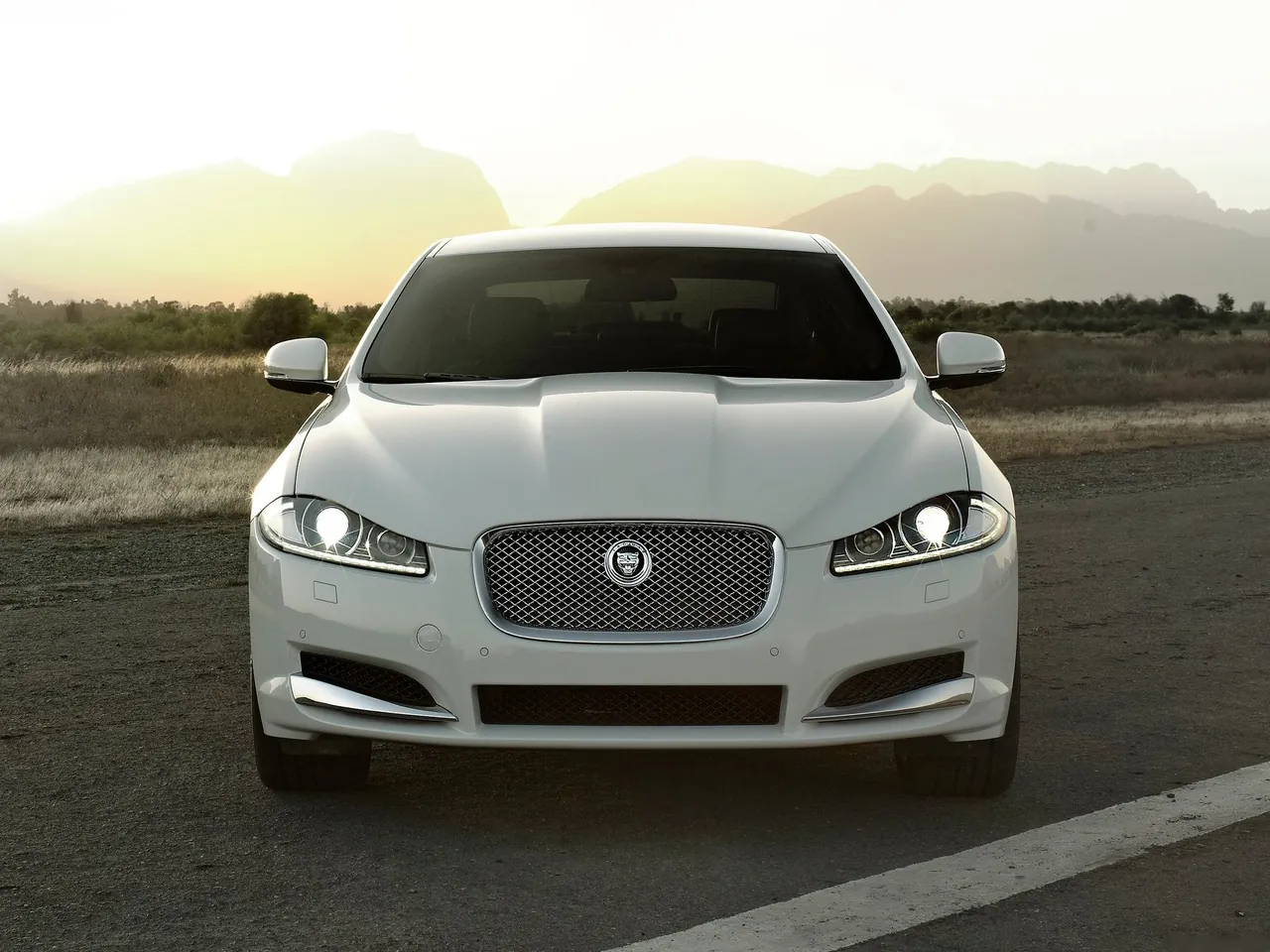 Jaguar XF (2012) – zepředu