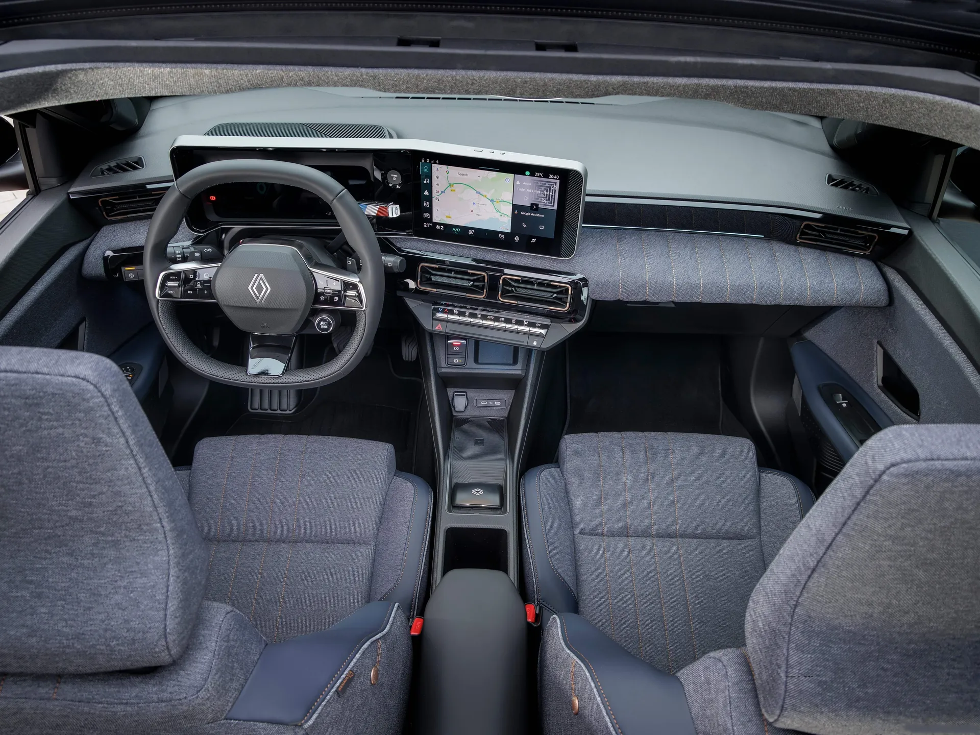 Renault 4 E-Tech Plein Sud (2026) – interiér