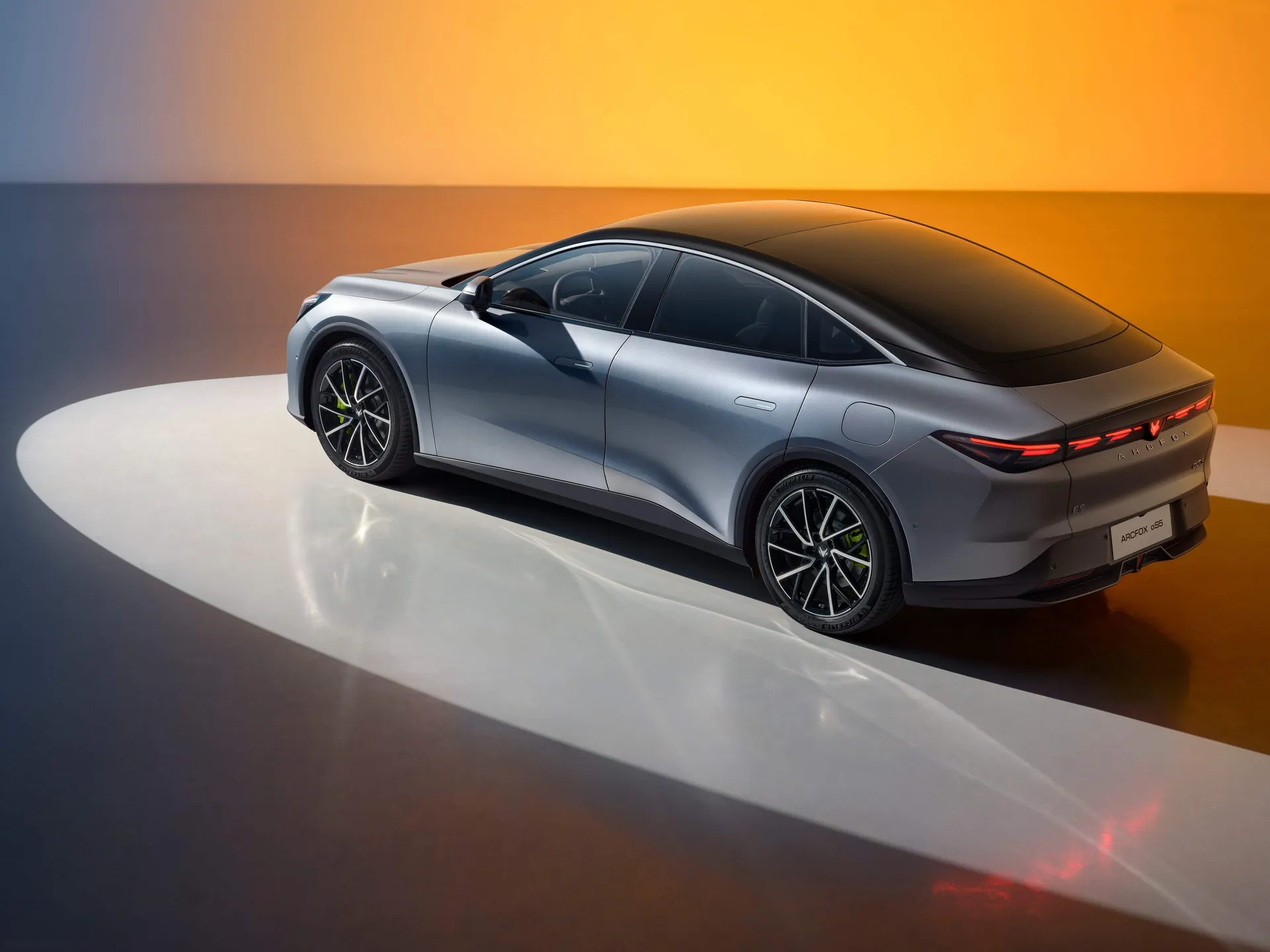 BAIC ArcFox Alpha S5 (2025) – zadní tříčtvrteční pohled