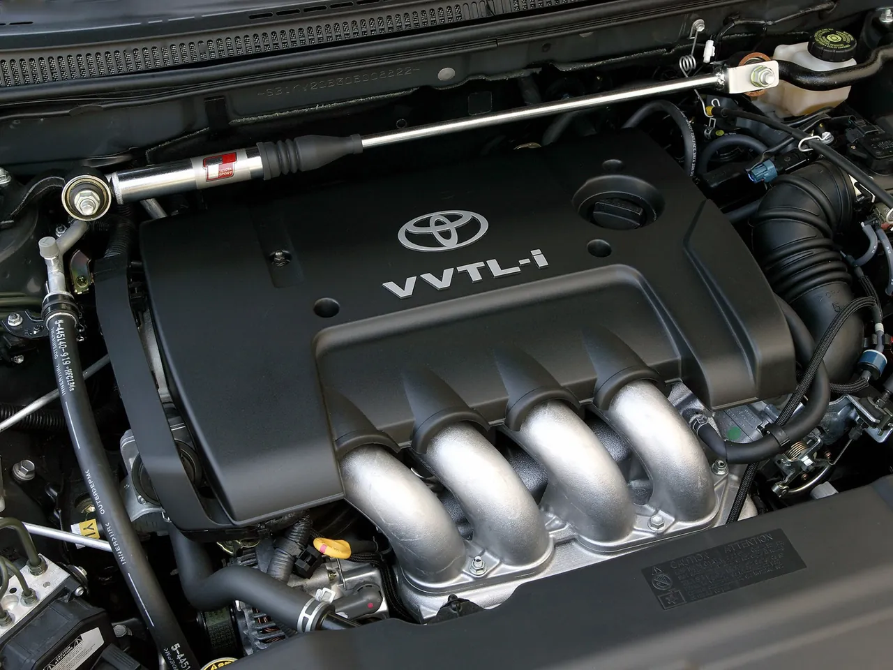 Toyota Corolla (2004) - Engine Bay