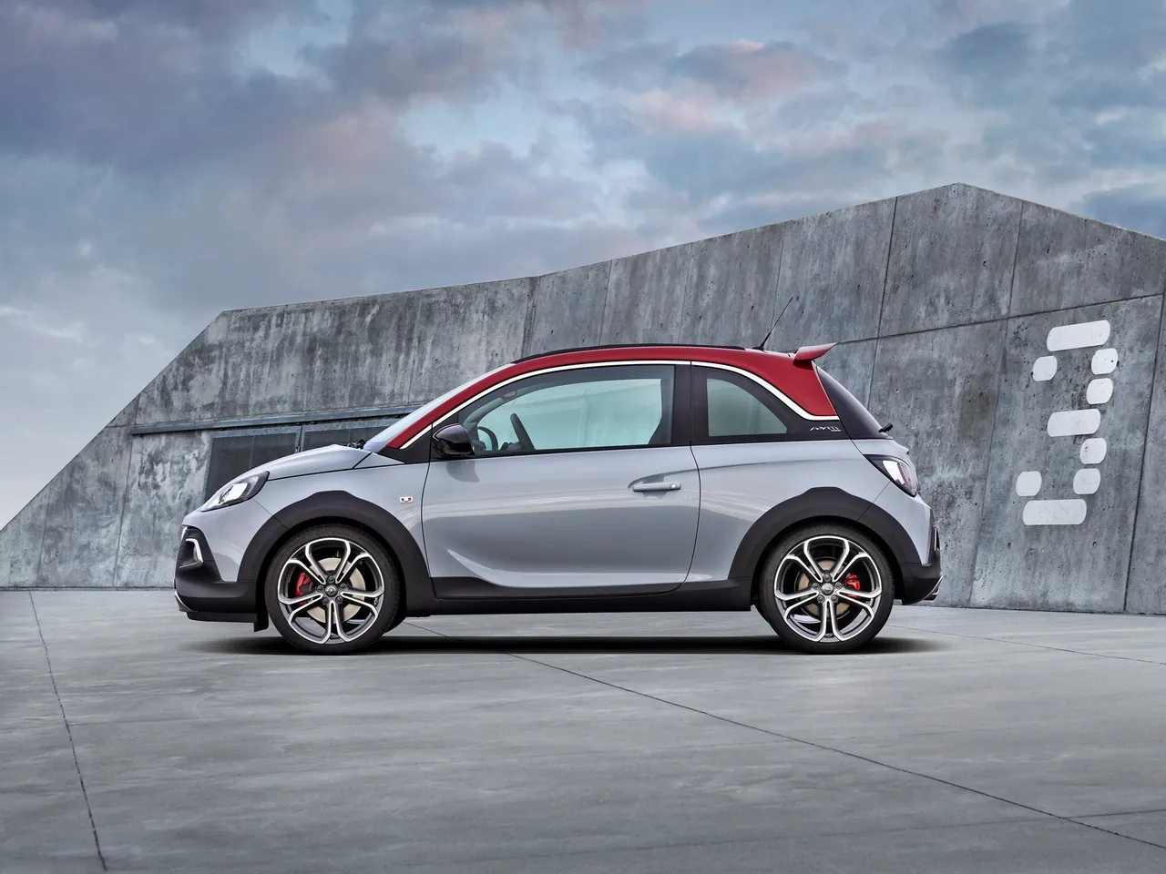 Opel Adam Rocks S (2016) – boční profil