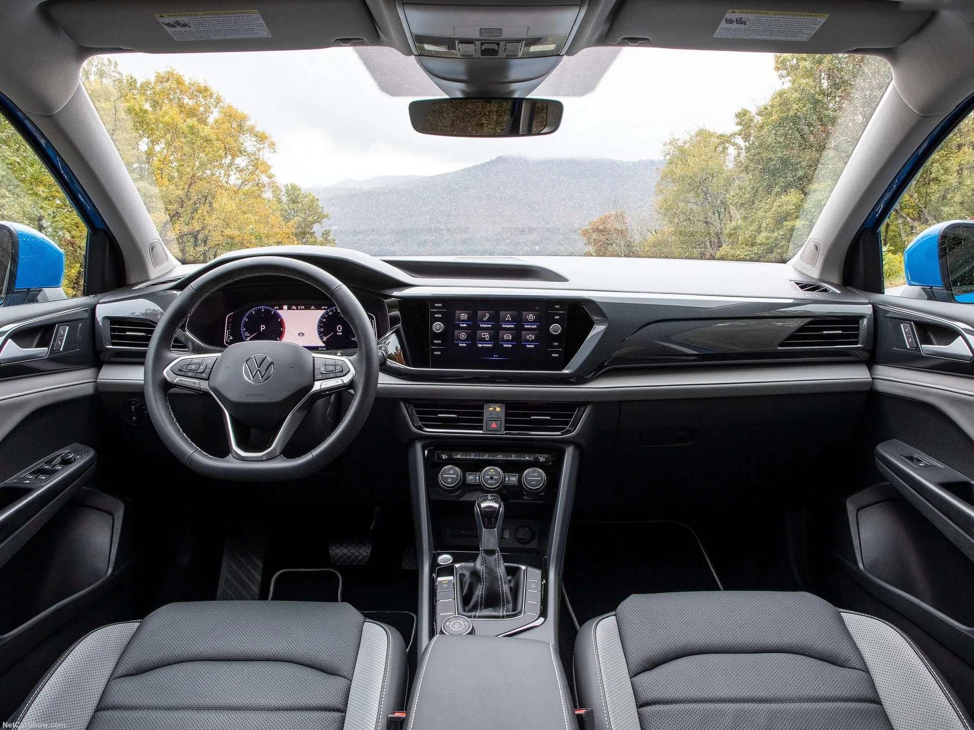 Volkswagen Taos (2022) - Interior