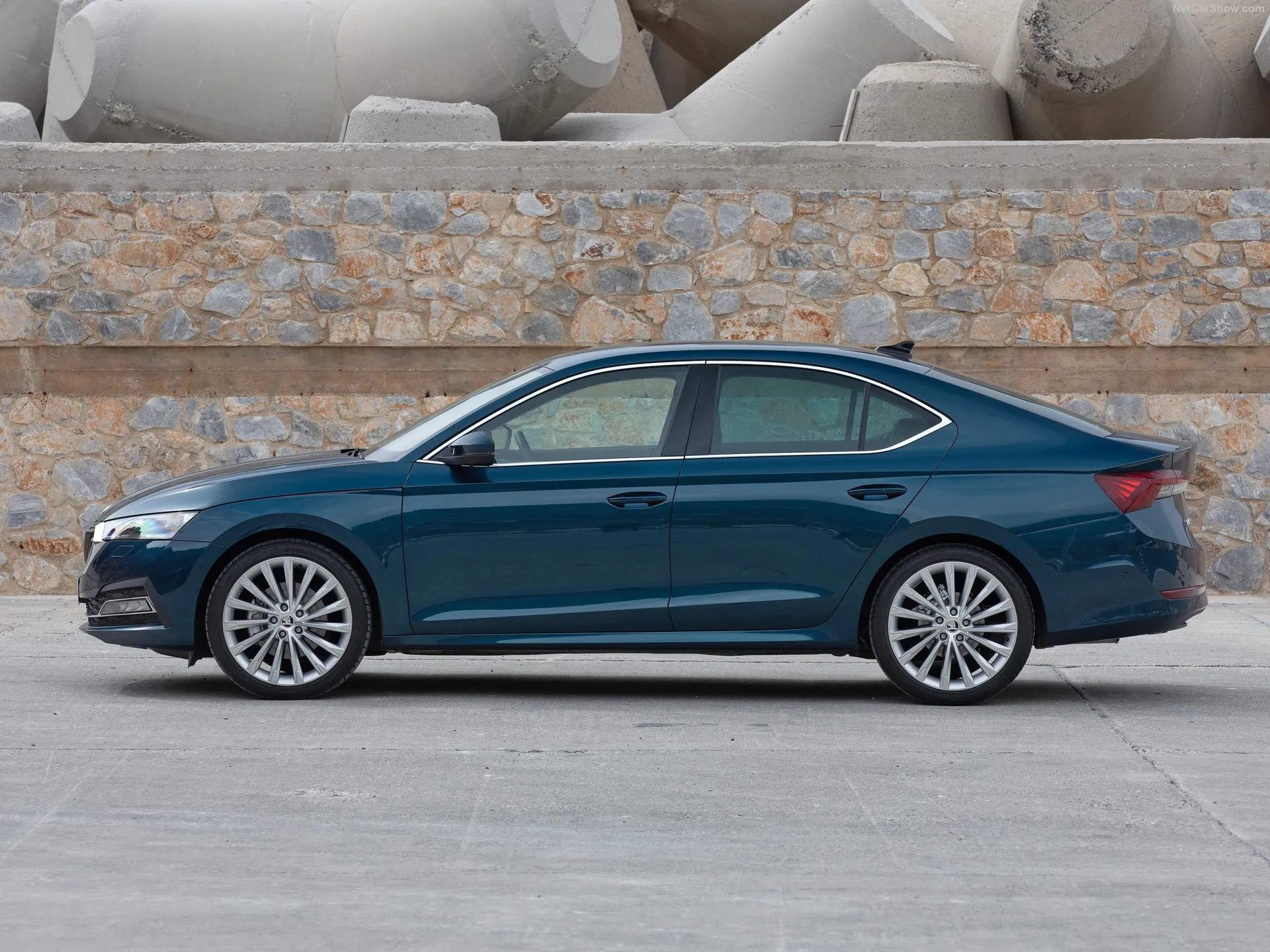 Skoda Octavia (2020) – boční profil