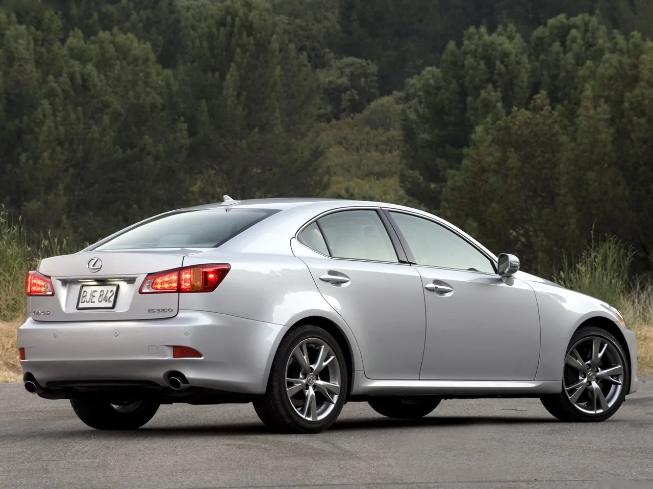 Lexus IS 350 (2009) – zadní tříčtvrteční pohled