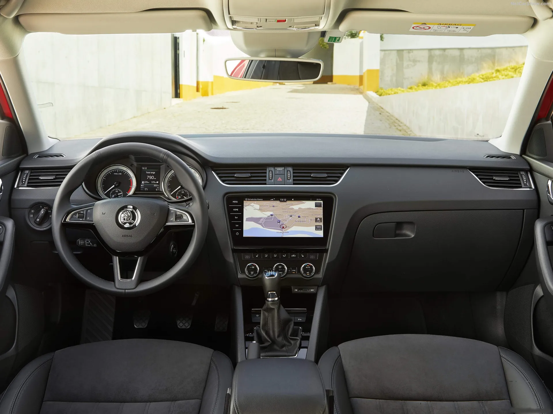 Skoda Octavia Combi (2017) – interiér