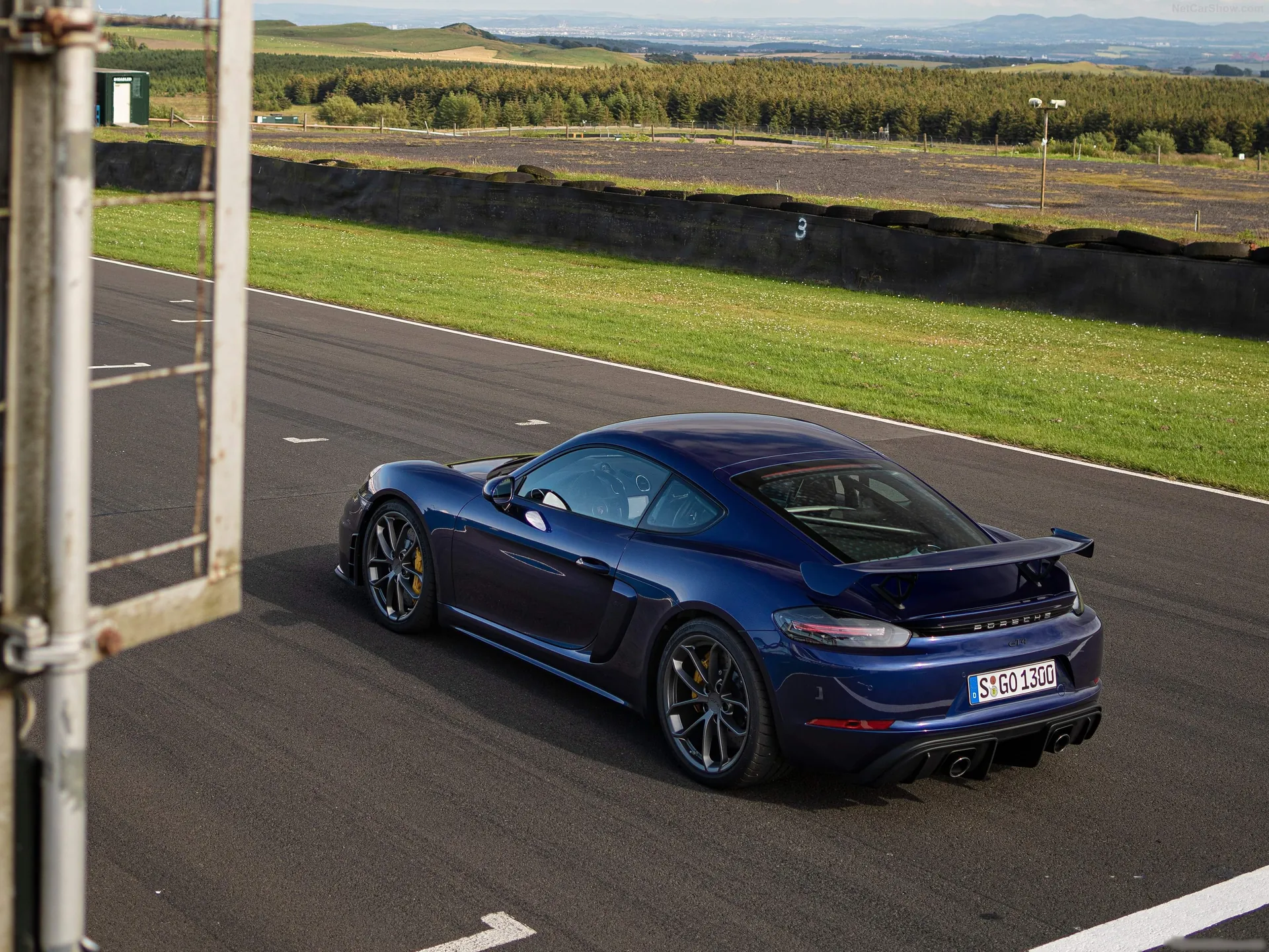 Porsche 718 Cayman GT4 (2020) - Rear Three-Quarter