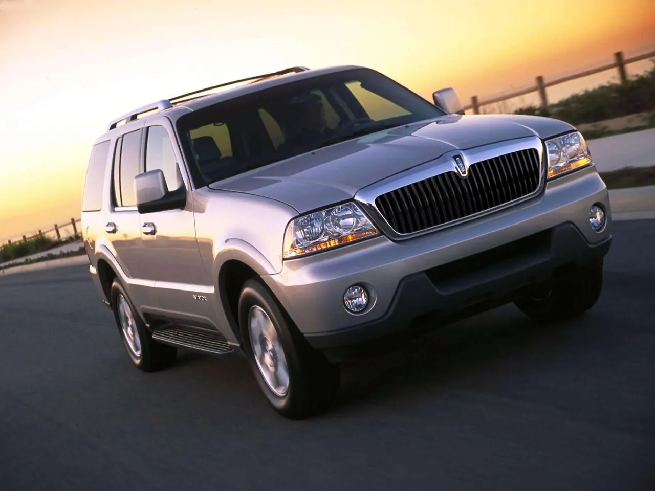 Lincoln Aviator (2003)
