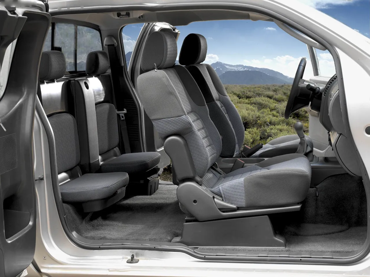 Nismo Nissan Frontier King Cab (2005) – interiér