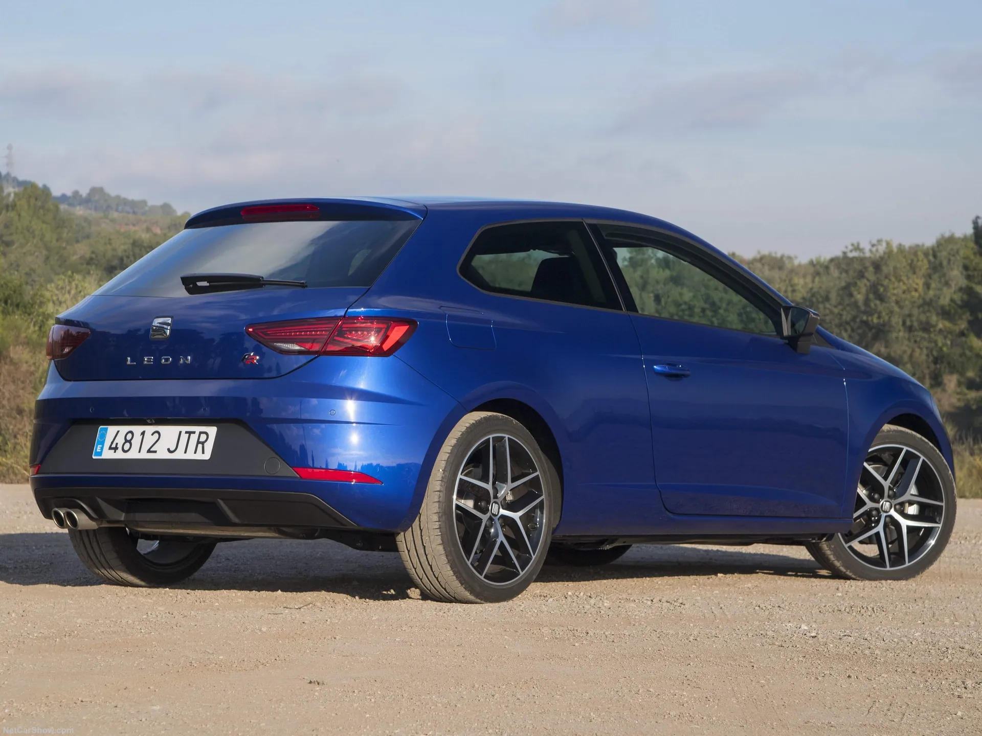Seat Leon SC (2017) – zadní tříčtvrteční pohled