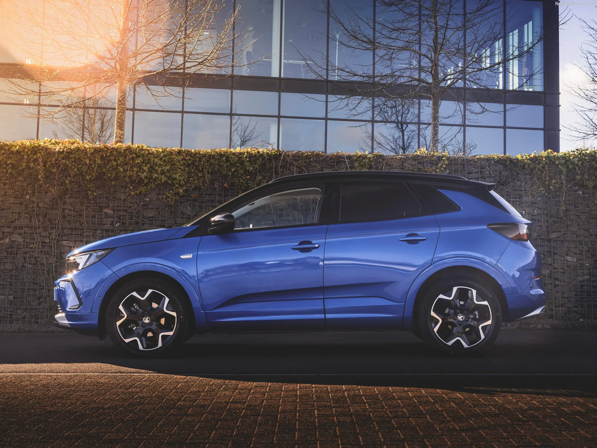 Vauxhall Grandland (2022) – boční profil