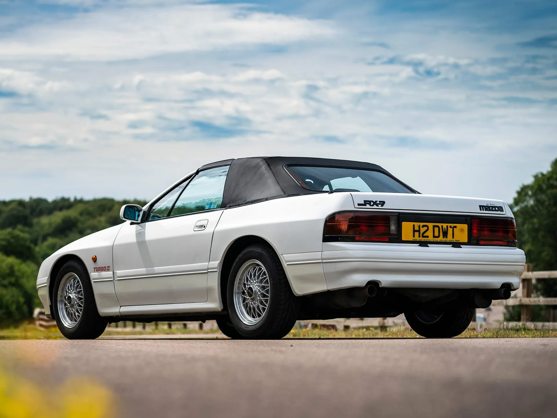 Mazda RX-7 Convertible (1991) – zadní tříčtvrteční pohled