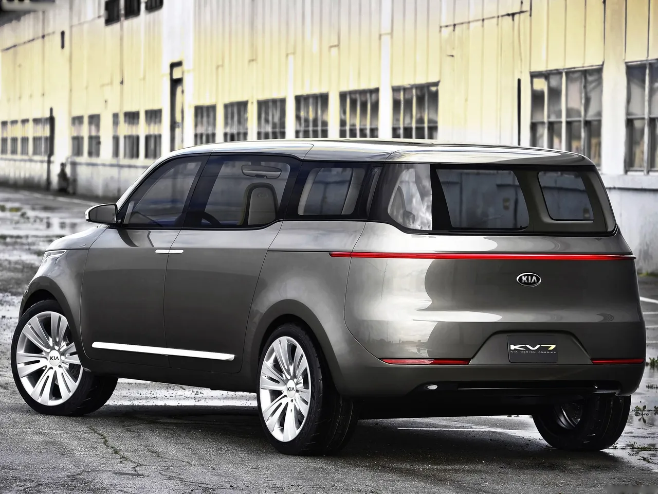 Kia KV7 Concept (2011) – zadní tříčtvrteční pohled