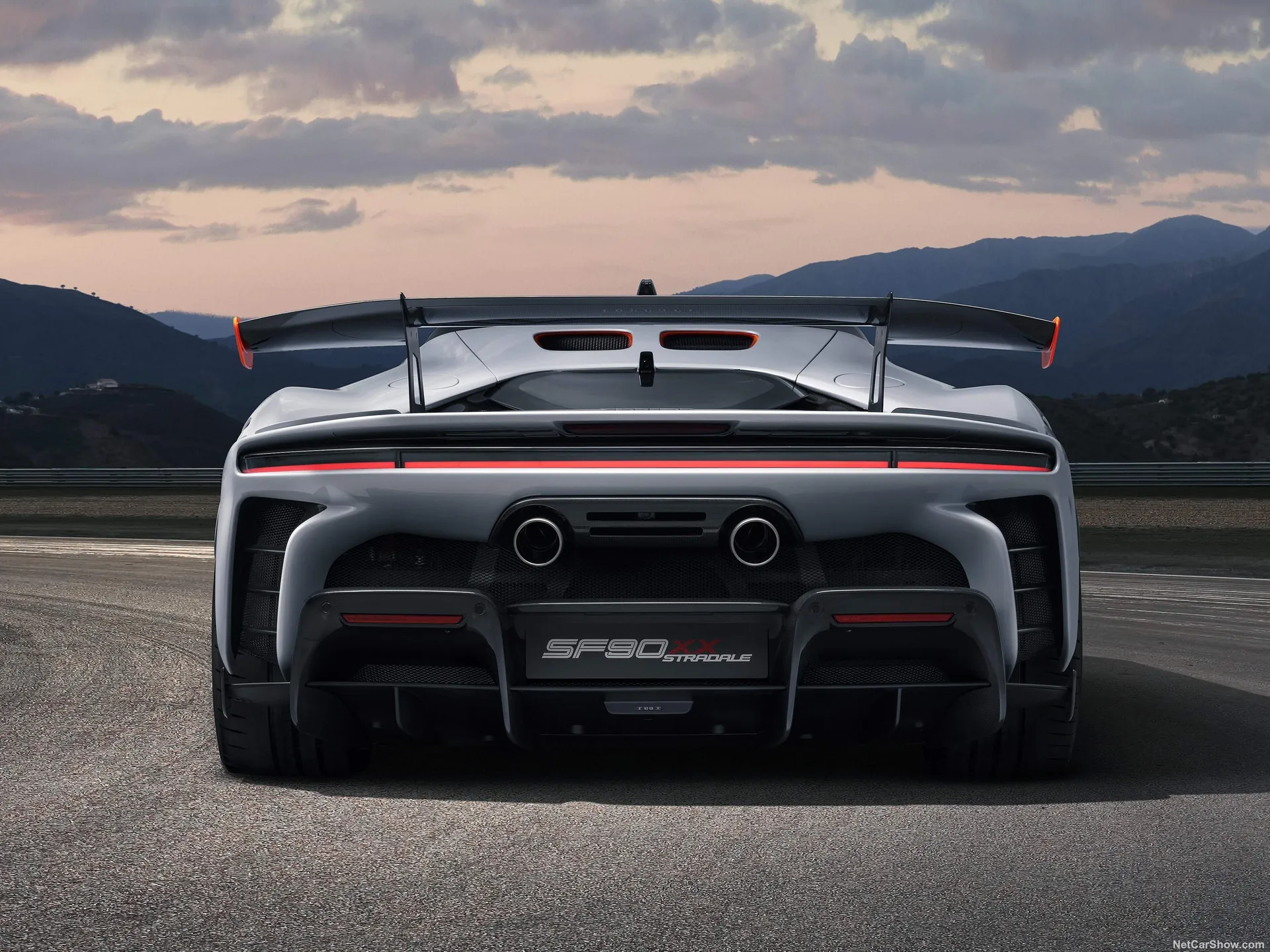 Ferrari SF90 XX Stradale (2024) – zezadu