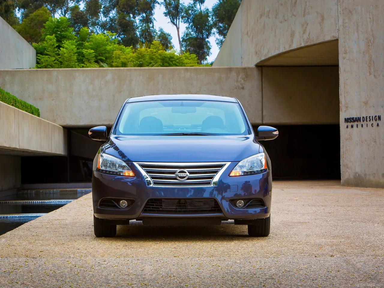 Nissan Sentra (2013) - Front