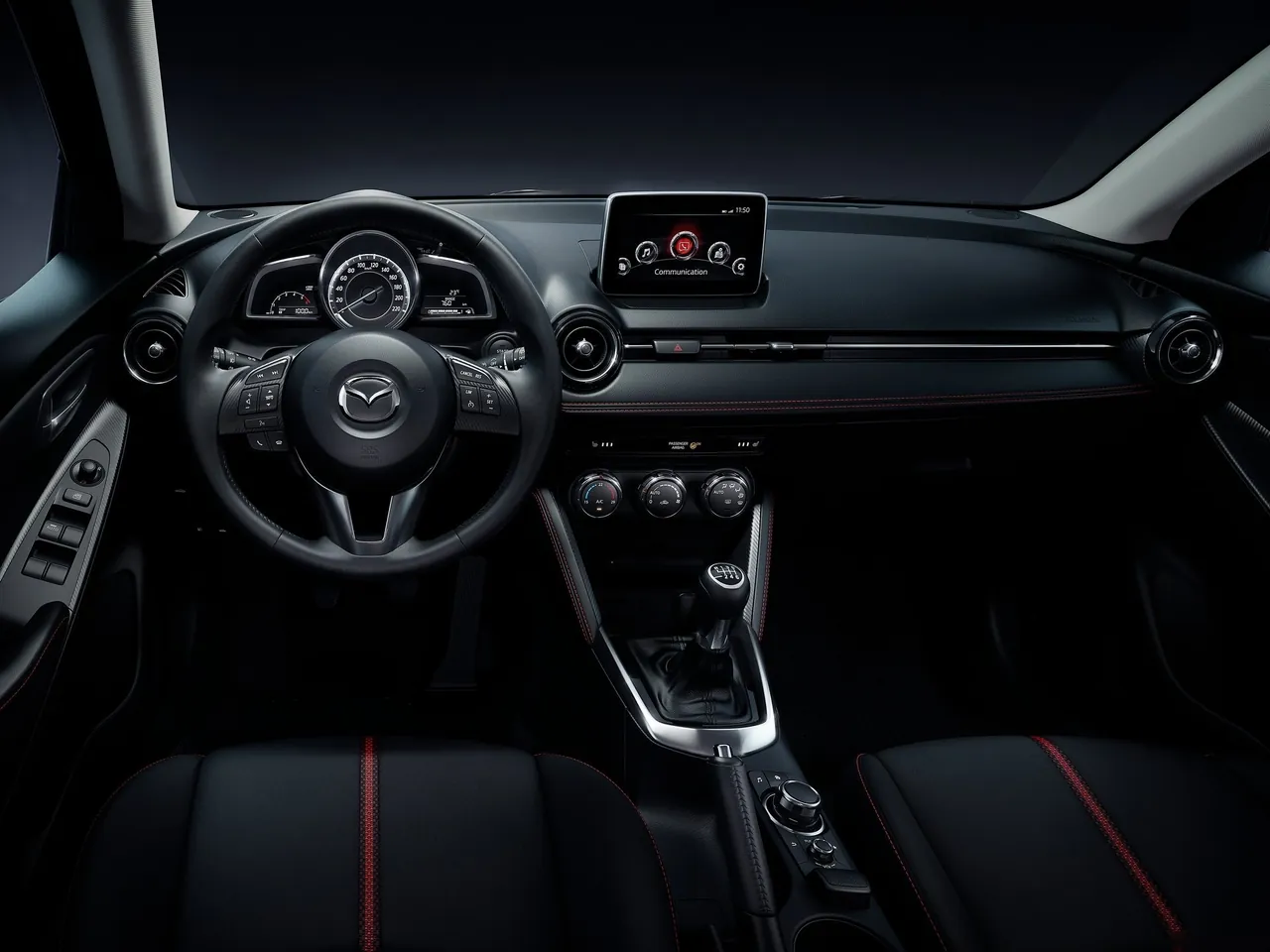 Mazda 2 (2015) – interiér