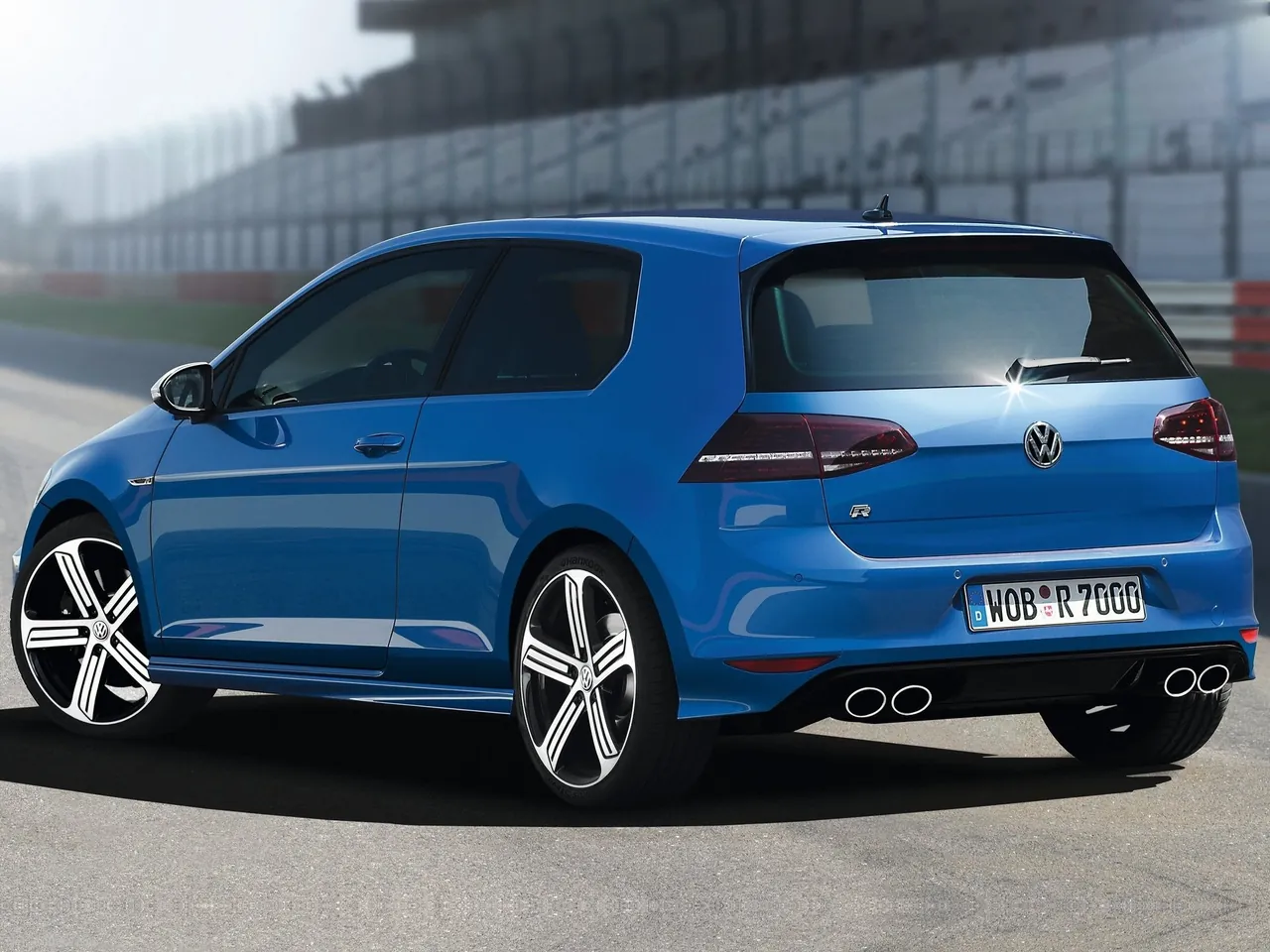 Volkswagen Golf R (2014) – zadní tříčtvrteční pohled