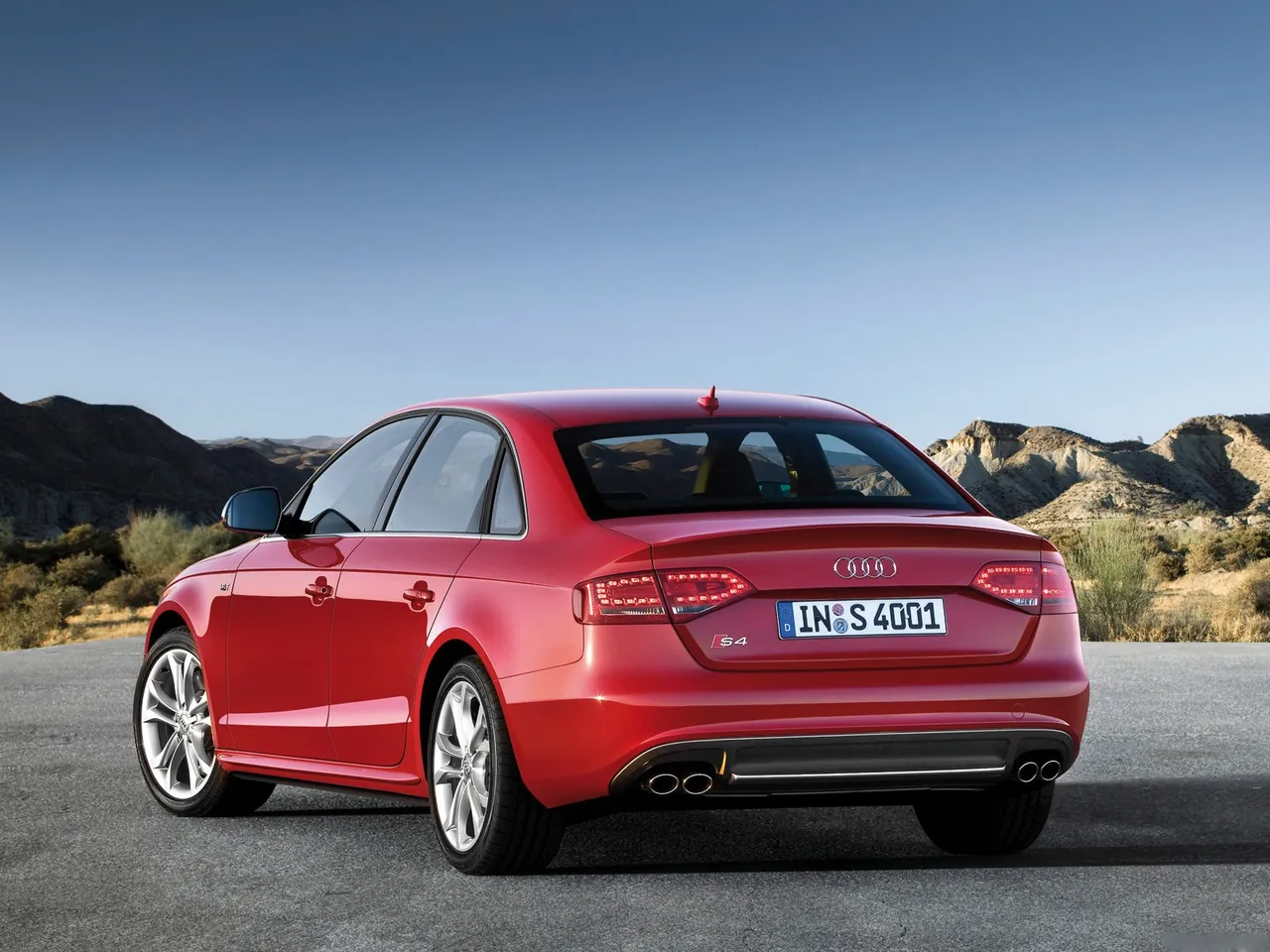 Audi S4 (2009) – zadní tříčtvrteční pohled