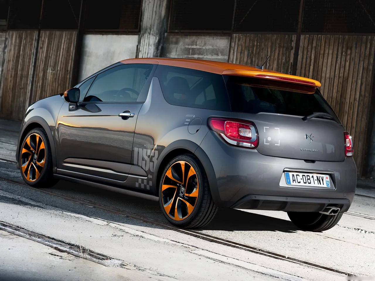 Citroen DS3 Racing (2011) – zadní tříčtvrteční pohled