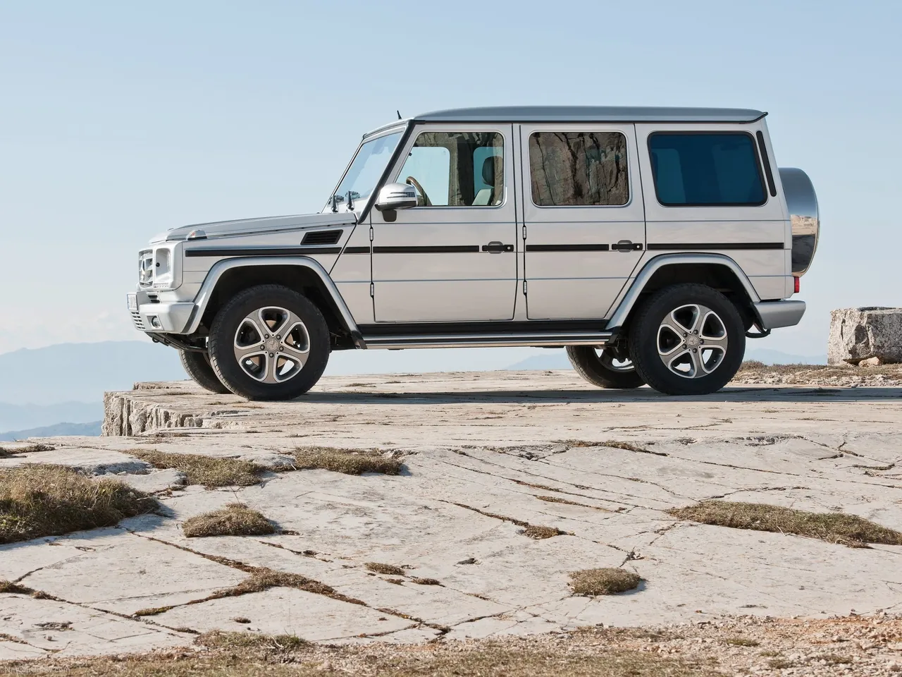 Mercedes-Benz G-Class (2013) - Side Profile