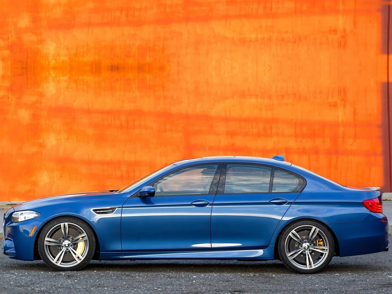 BMW M5 (2014) – boční profil