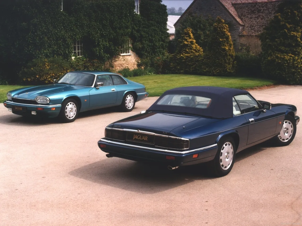Jaguar XJS (1996) – zadní tříčtvrteční pohled