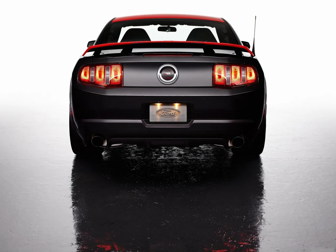Ford Mustang Boss 302 Laguna Seca (2012) – zezadu