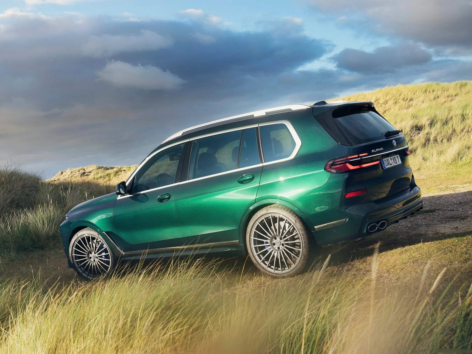 Alpina BMW XB7 (2023) – zadní tříčtvrteční pohled