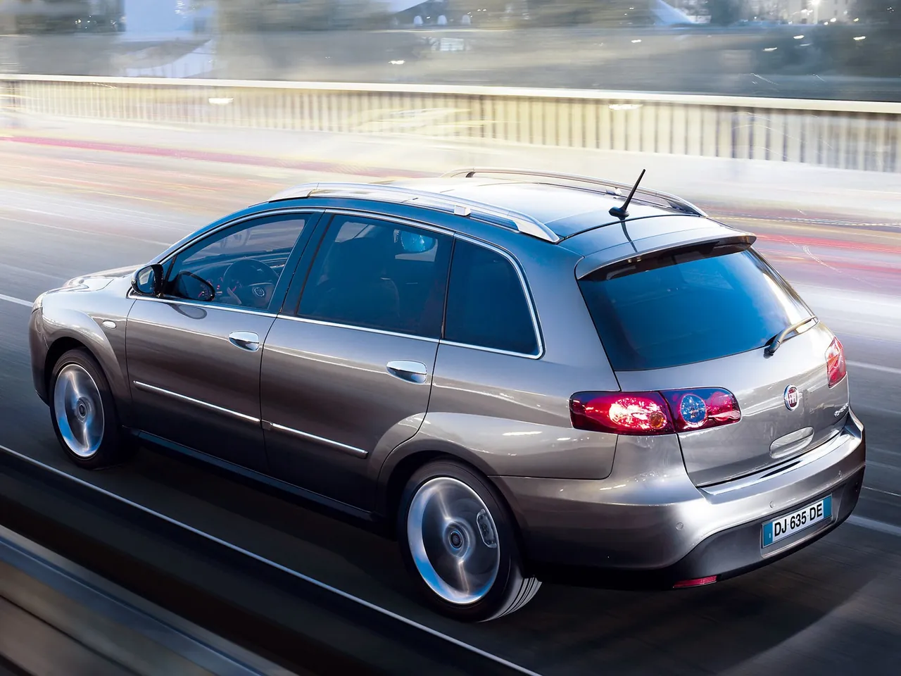 Fiat Croma (2008) – zadní tříčtvrteční pohled