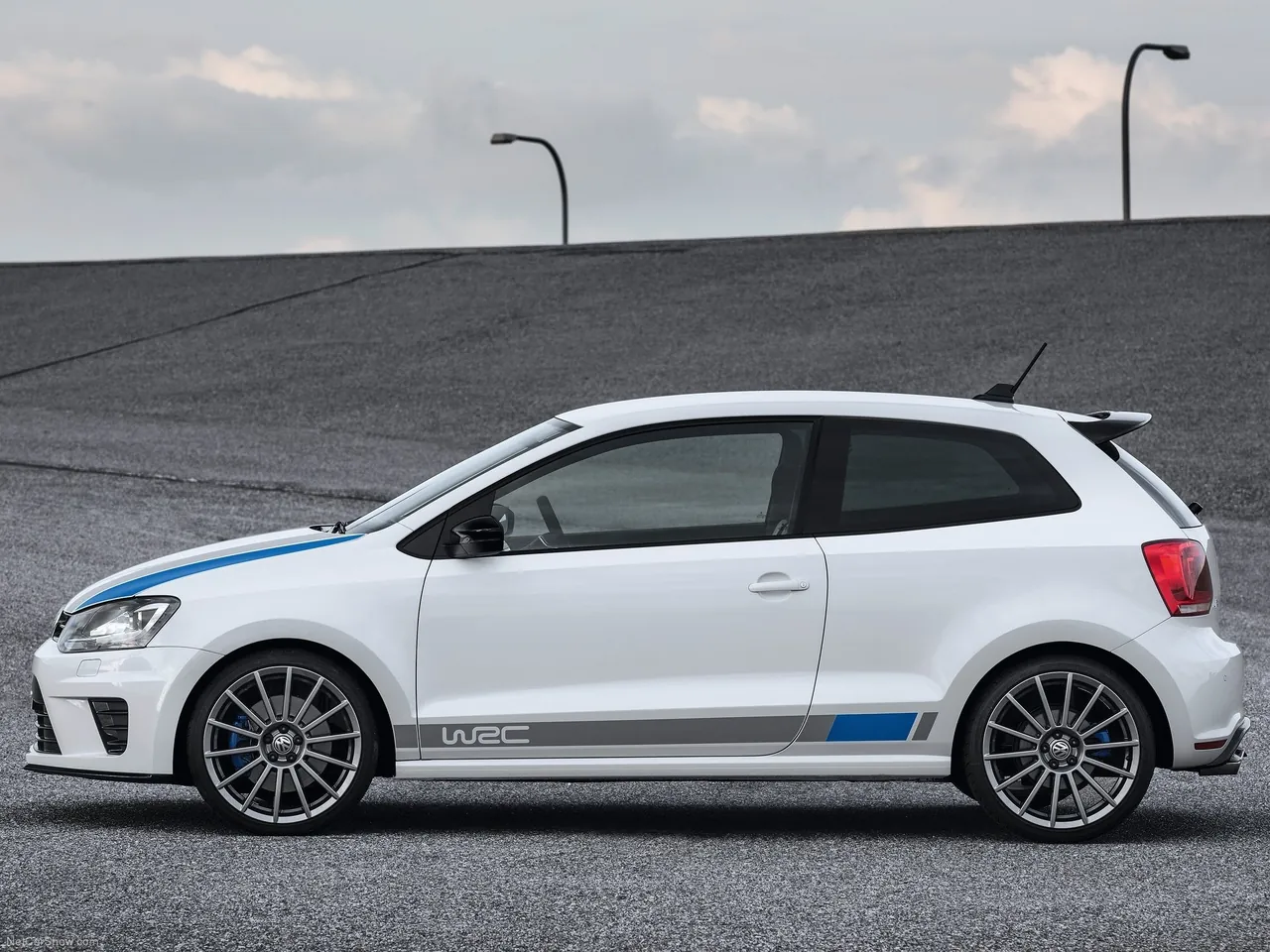 Volkswagen Polo R WRC (2013) - Side Profile