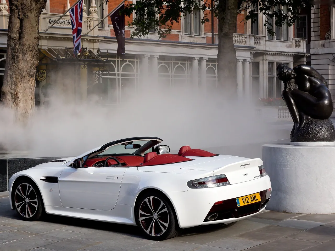 Aston Martin V12 Vantage Roadster (2013) - Rear Three-Quarter