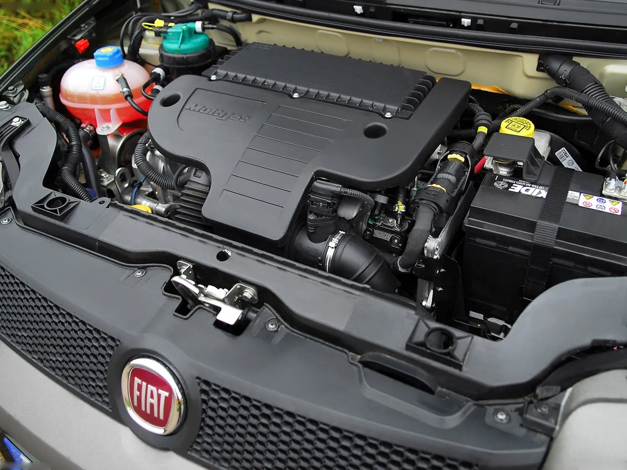 Fiat Panda Cross (2008) – motorový prostor