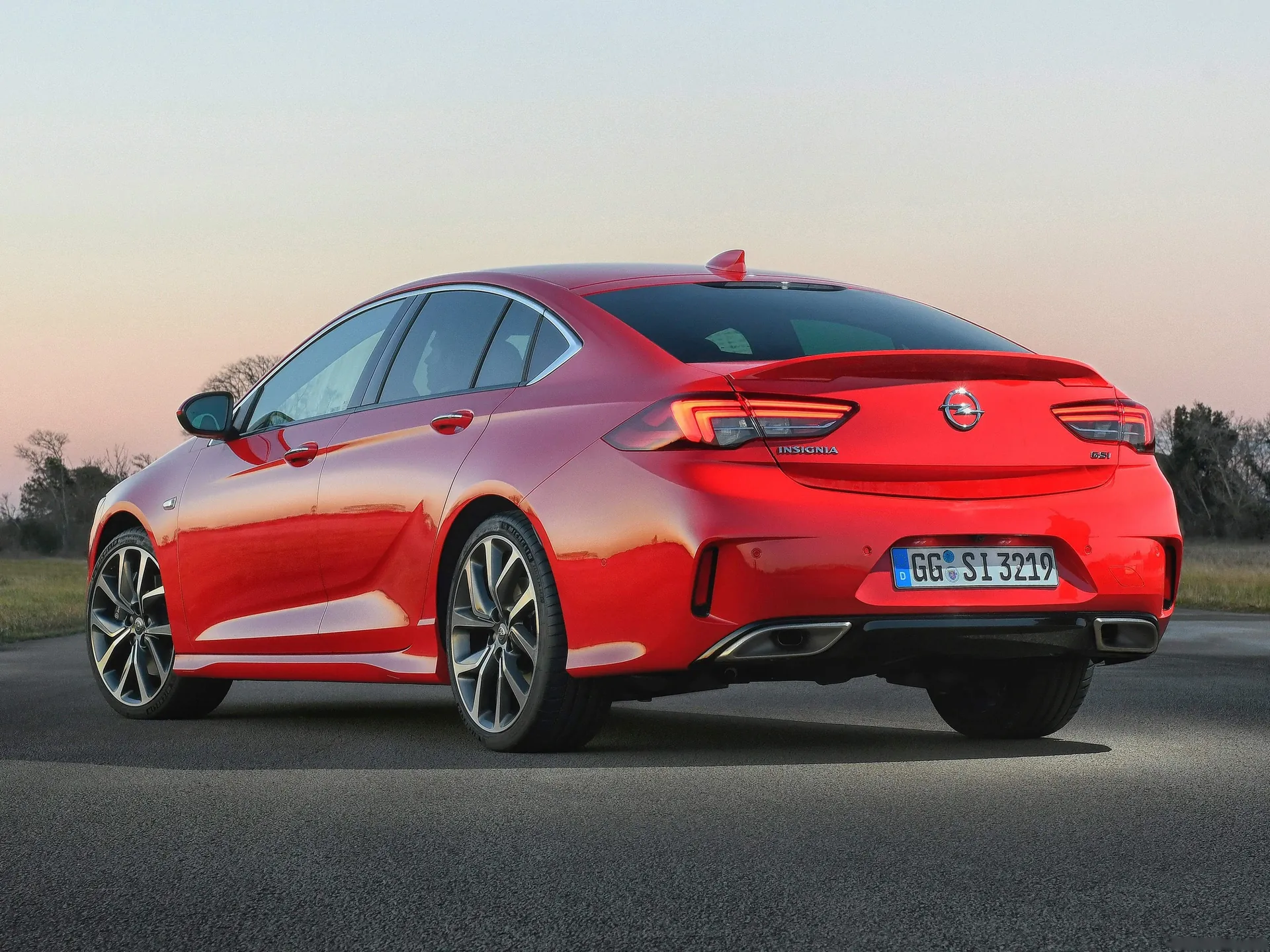 Opel Insignia GSi (2018) – zadní tříčtvrteční pohled