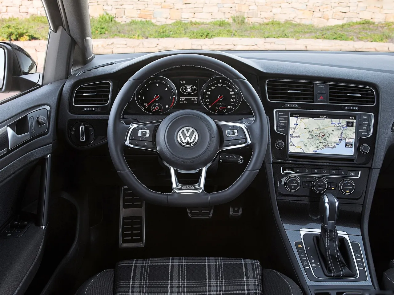 Volkswagen Golf GTD Variant (2015) - Interior