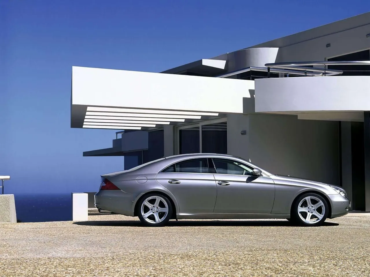 Mercedes-Benz CLS500 (2005) - Side Profile