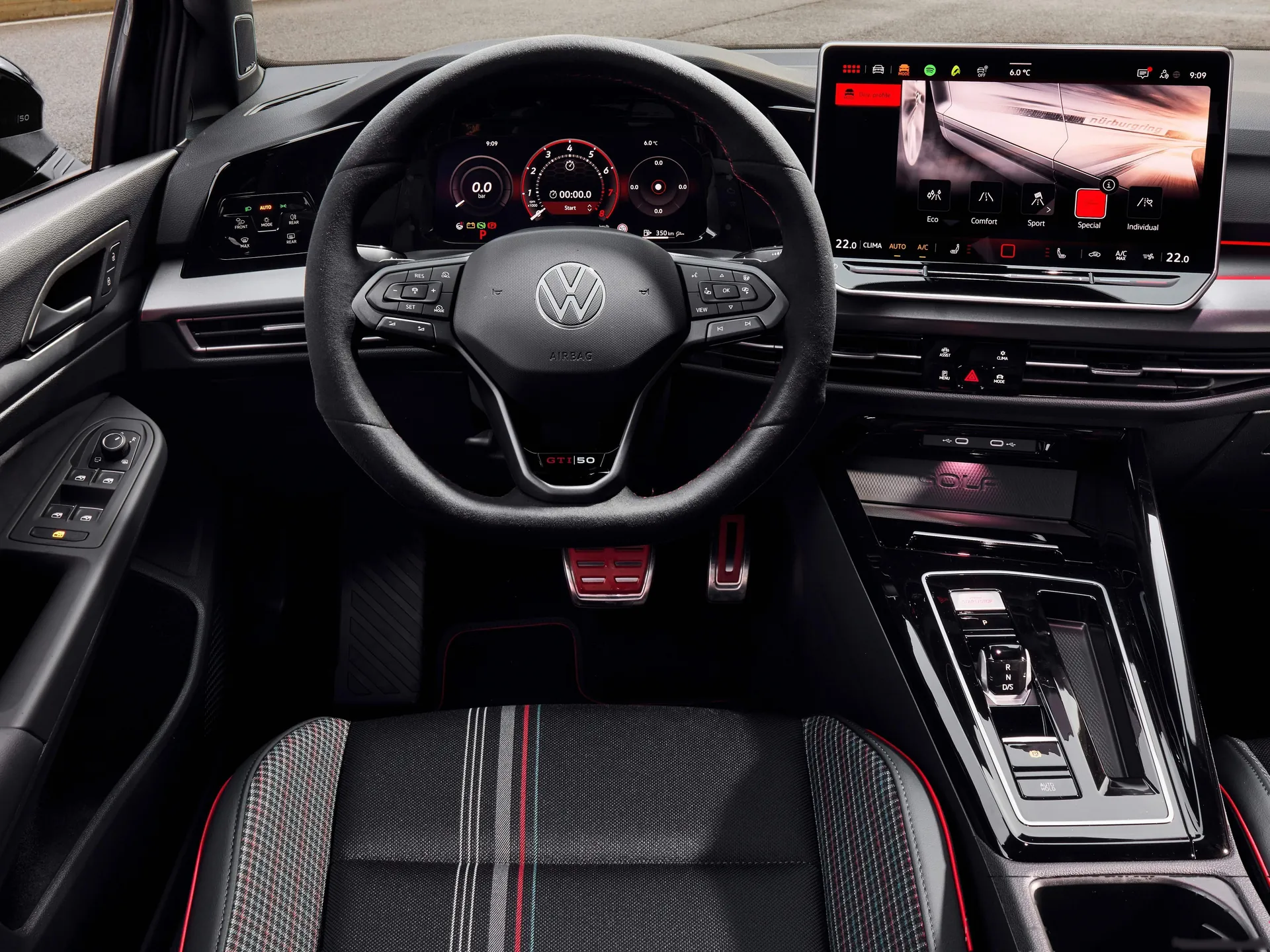 Volkswagen Golf GTI Edition 50 (2026) – interiér