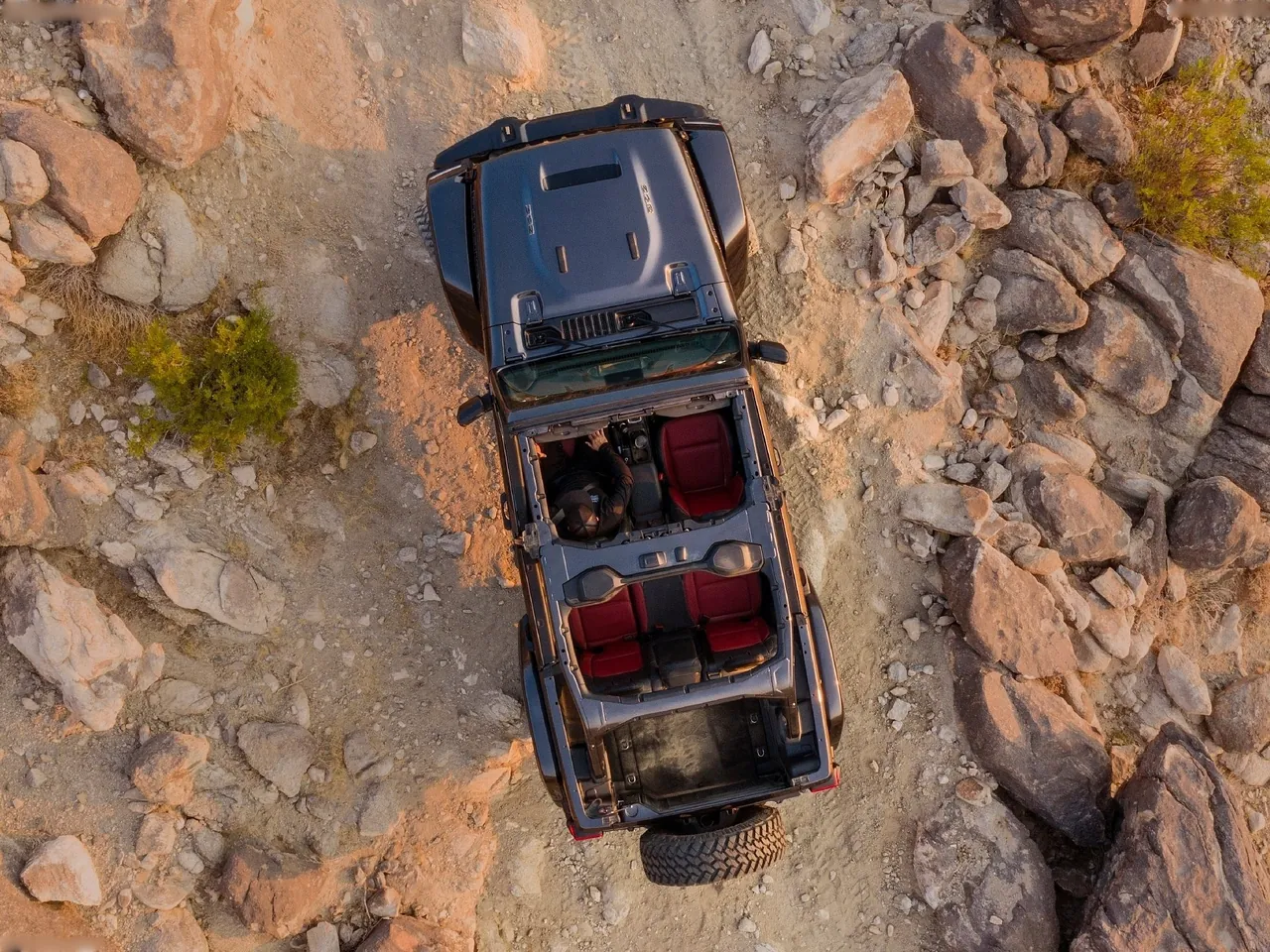 Jeep Wrangler Rubicon 392 (2021) – pohled shora