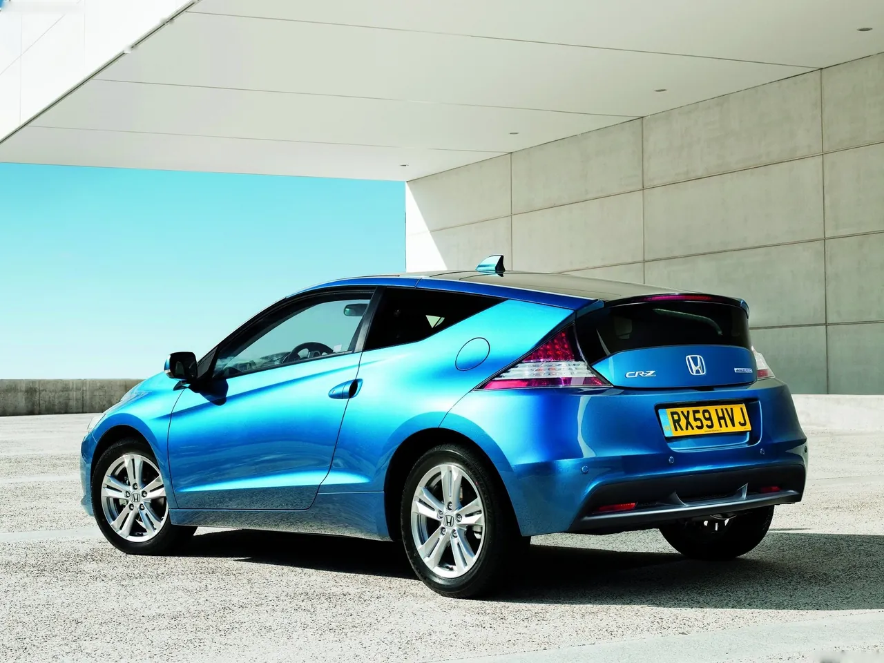 Honda CR-Z (2011) – zadní tříčtvrteční pohled
