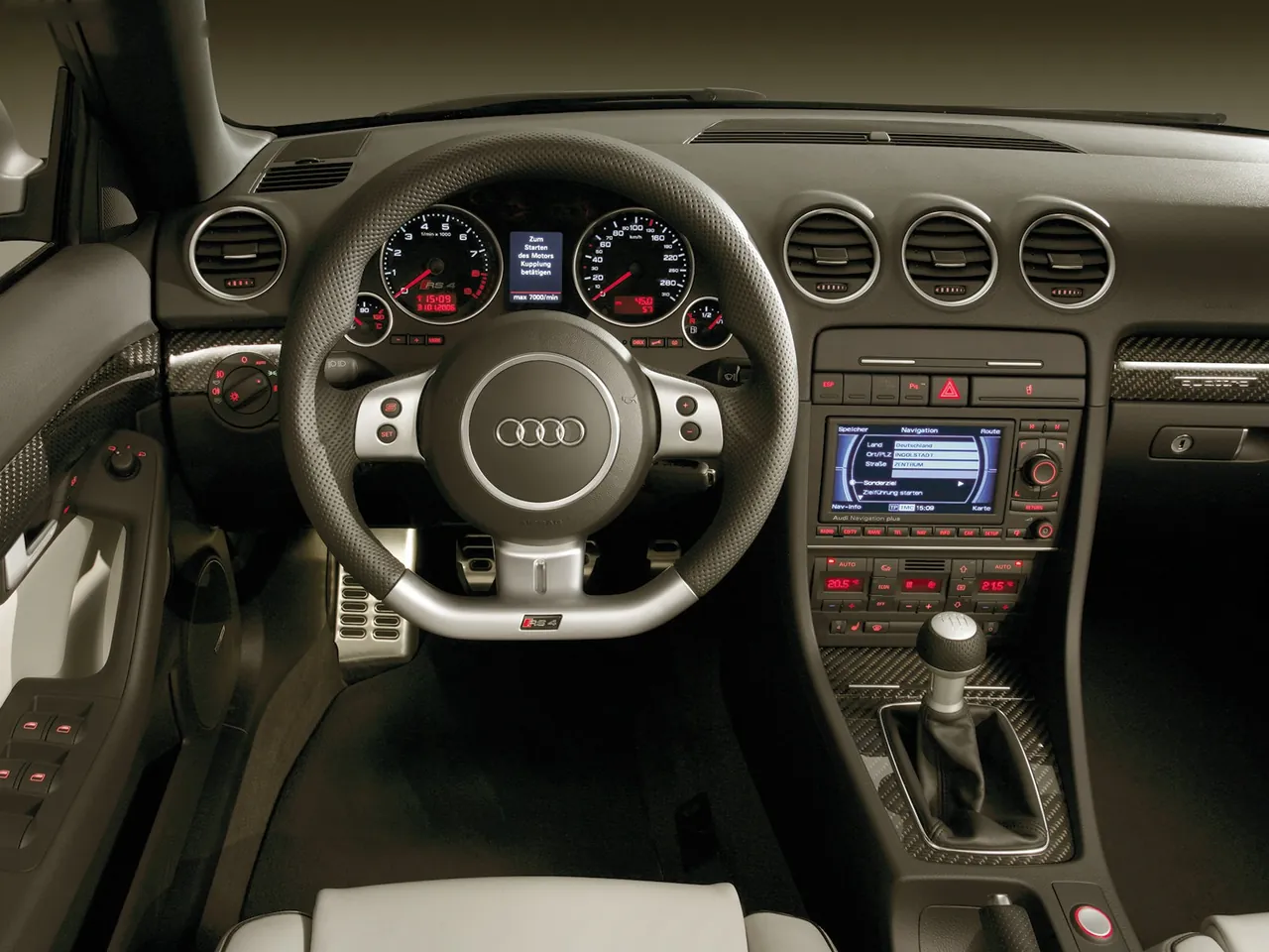 Audi RS 4 Cabriolet (2006) – interiér