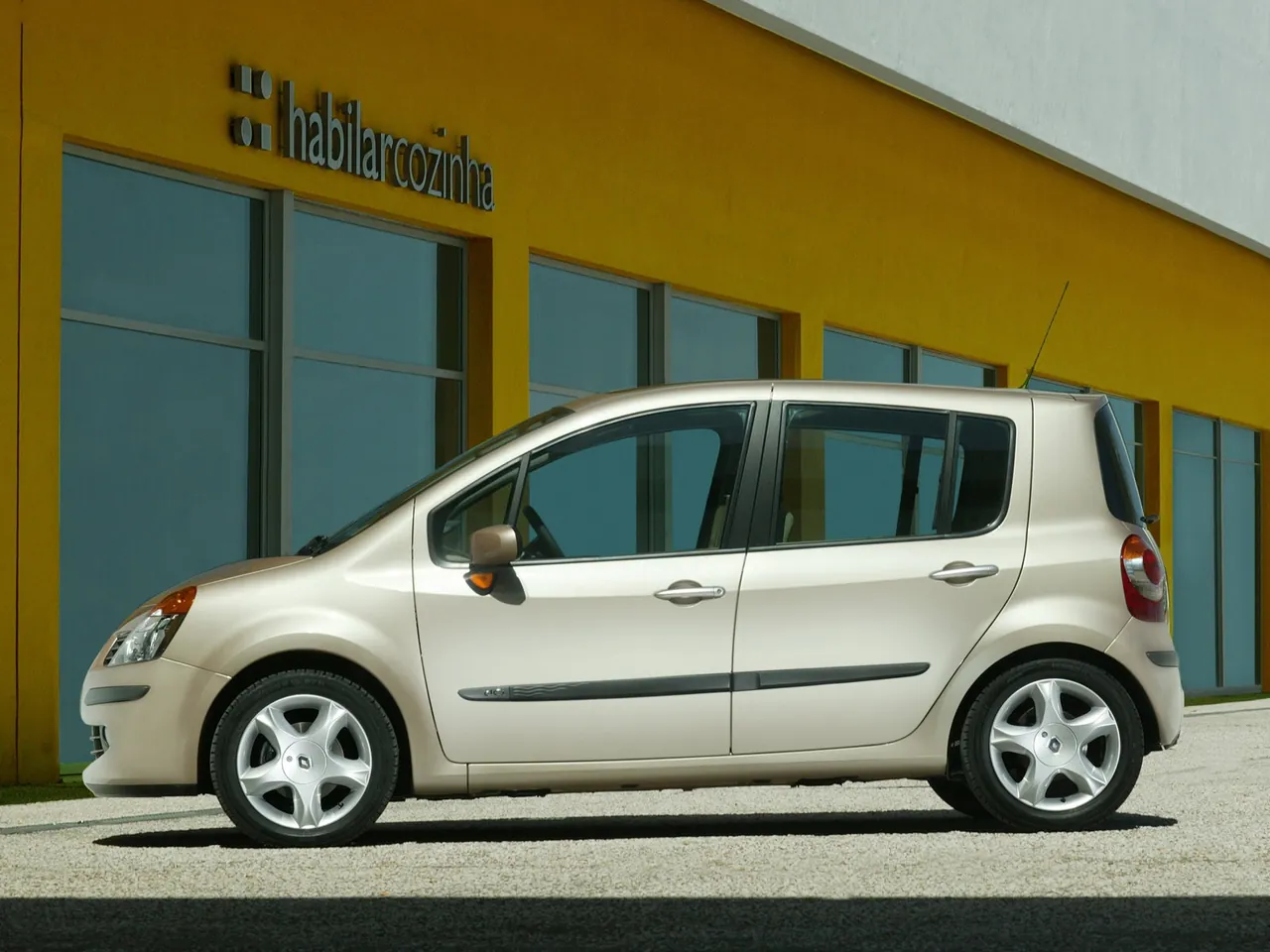 Renault Modus (2004) – boční profil