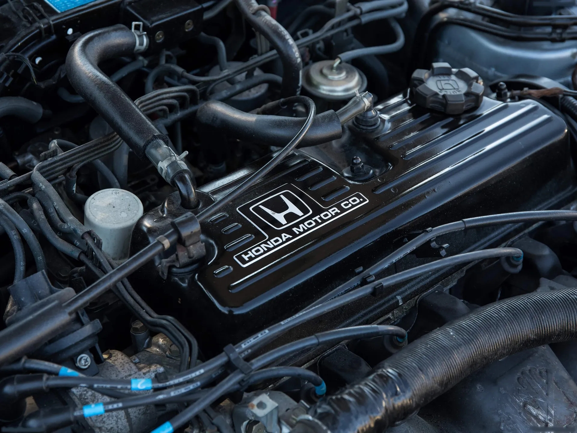 Honda Prelude (1989) – motorový prostor