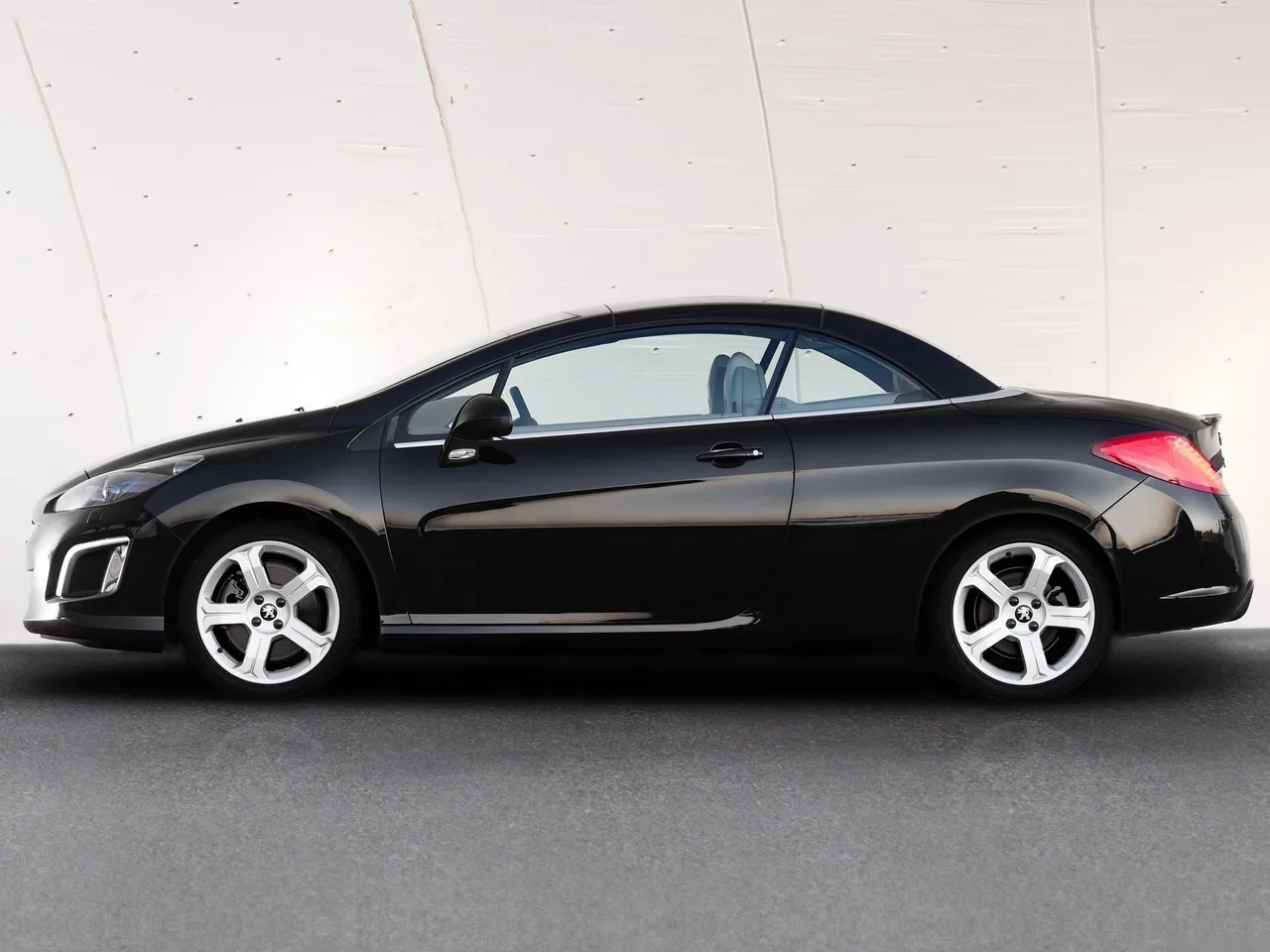 Peugeot 308 CC (2012) – boční profil