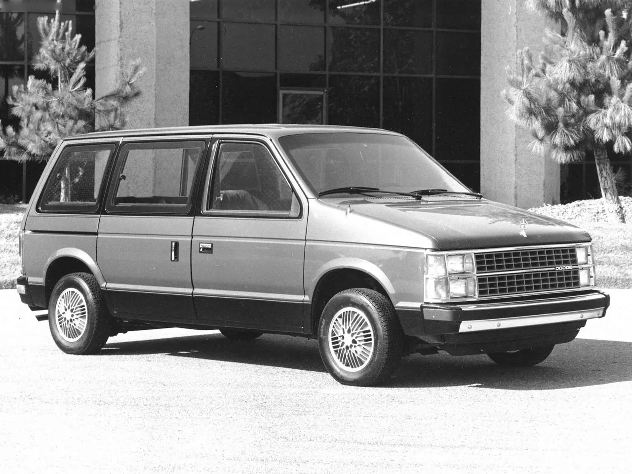 Dodge Caravan (1985)